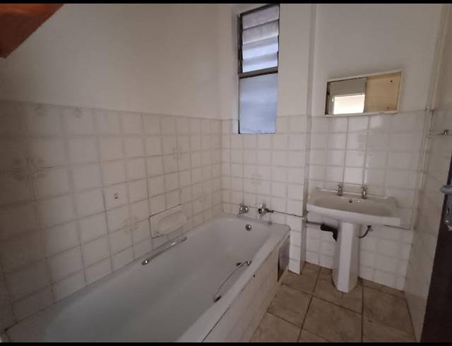2 BEDROOM PROPERTY TO RENT IN CLAREMONT